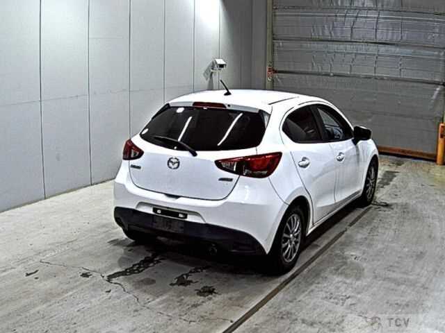 2016 Mazda Demio