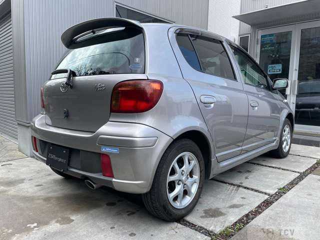 2003 Toyota Vitz