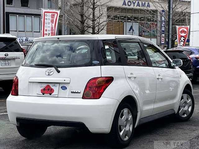 2003 Toyota IST