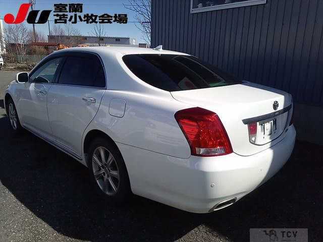 2013 Toyota Crown Majesta