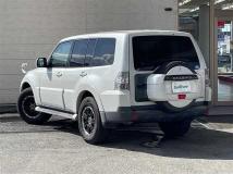 2006 Mitsubishi Pajero
