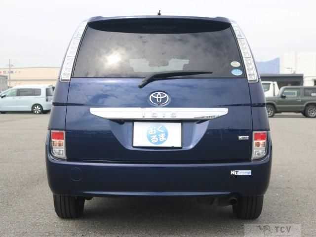 2012 Toyota Isis