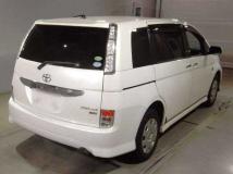 2013 Toyota Isis