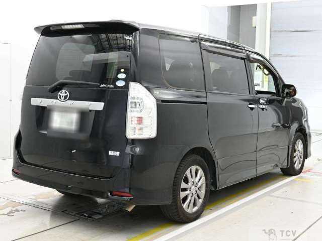 2011 Toyota Voxy