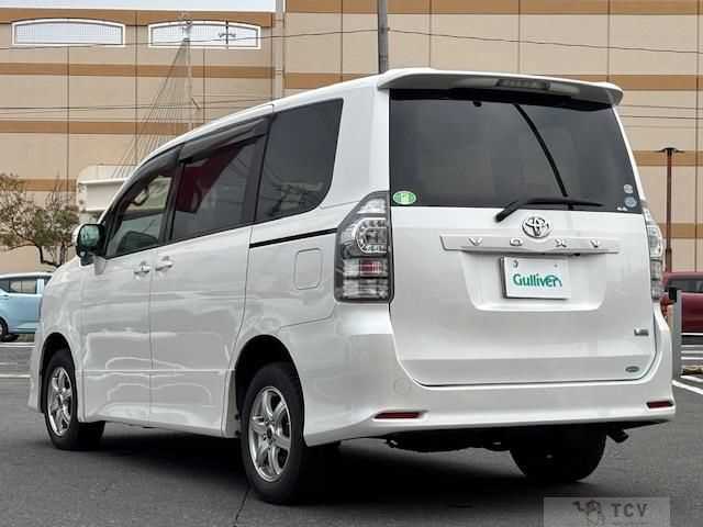 2012 Toyota Voxy