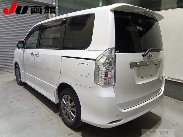 2011 Toyota Voxy
