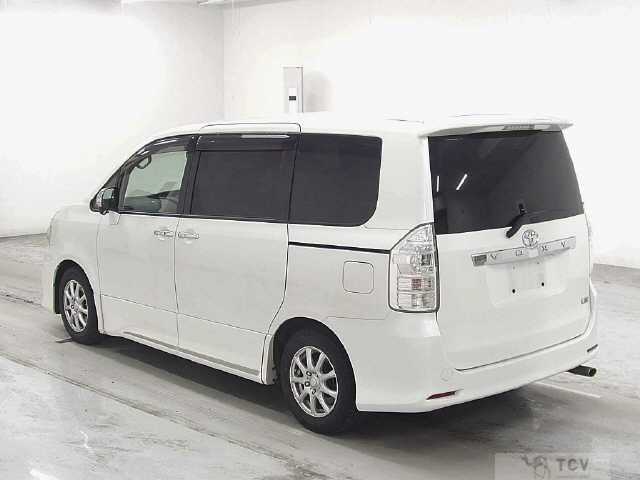2012 Toyota Voxy