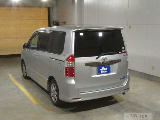 2008 Toyota Noah
