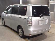 2010 Toyota Voxy