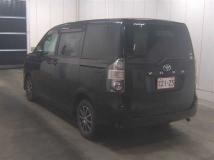 2007 Toyota Voxy