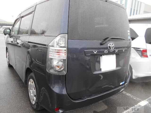 2010 Toyota Voxy