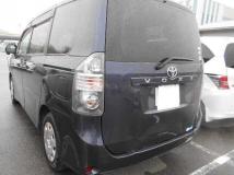 2010 Toyota Voxy
