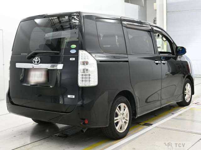 2013 Toyota Noah