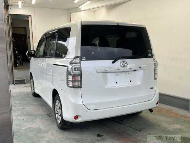 2011 Toyota Voxy
