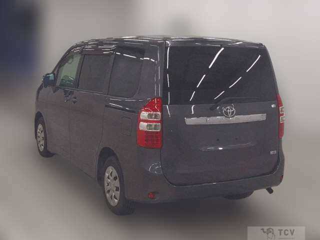 2013 Toyota Noah