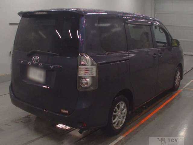 2009 Toyota Voxy