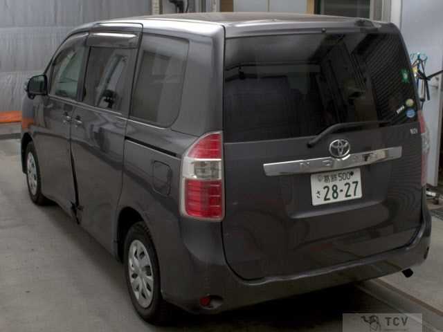 2010 Toyota Noah