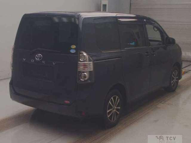 2007 Toyota Voxy
