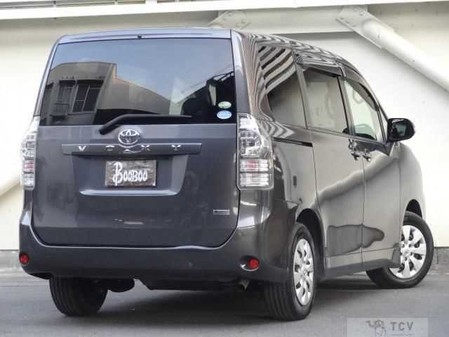 2011 Toyota Voxy