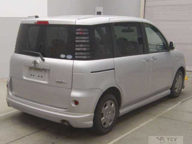 2005 Toyota Sienta