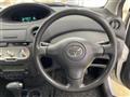 2003 Toyota Vitz