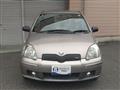2004 Toyota Vitz