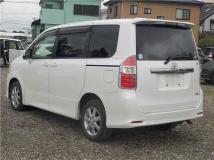 2010 Toyota Noah
