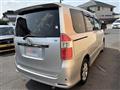 2009 Toyota Noah