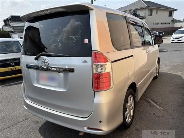2009 Toyota Noah
