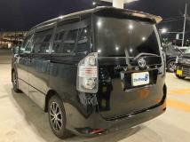 2009 Toyota Voxy