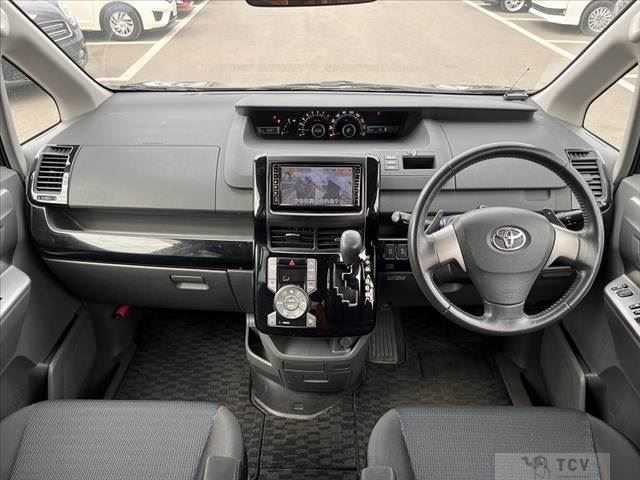 2009 Toyota Voxy