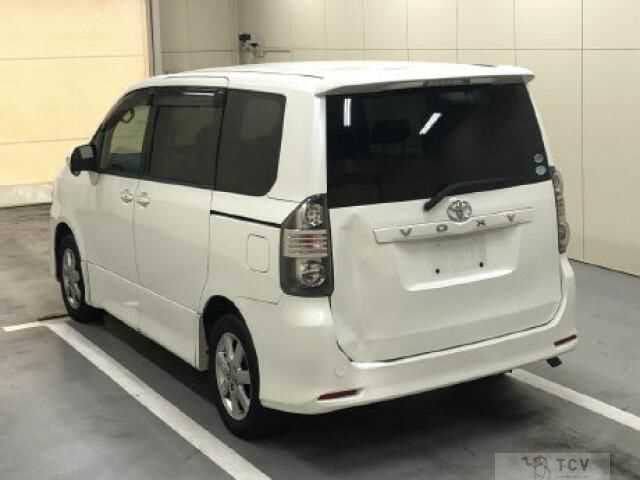 2009 Toyota Voxy