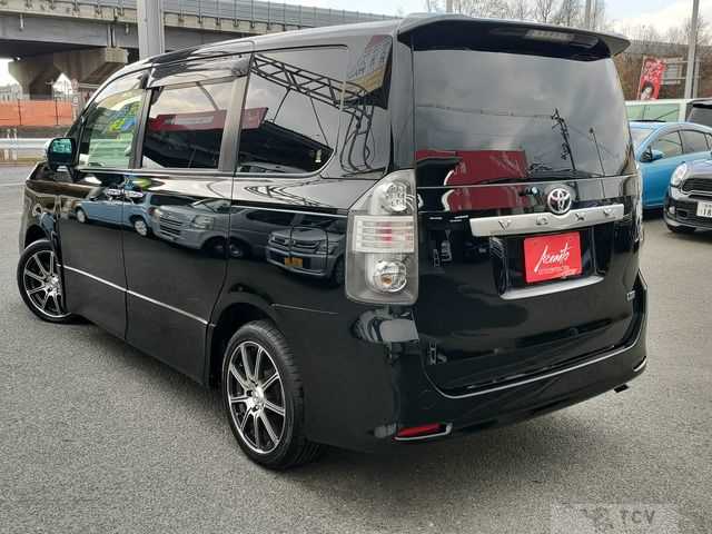2011 Toyota Voxy