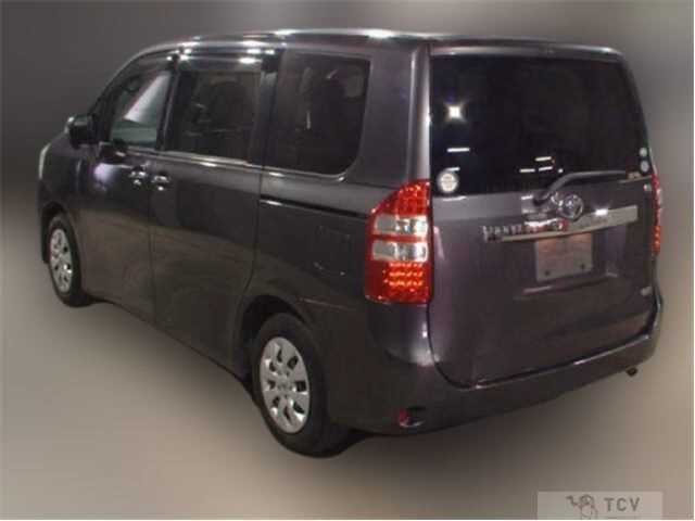 2013 Toyota Noah