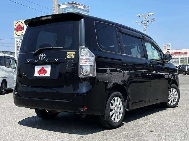 2008 Toyota Voxy