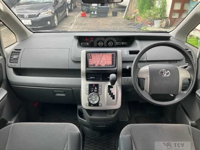 2009 Toyota Voxy