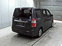 2010 Toyota Noah