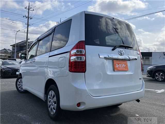 2011 Toyota Noah