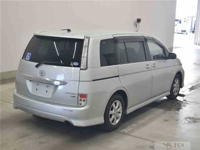 2011 Toyota Isis