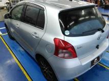 2005 Toyota Vitz