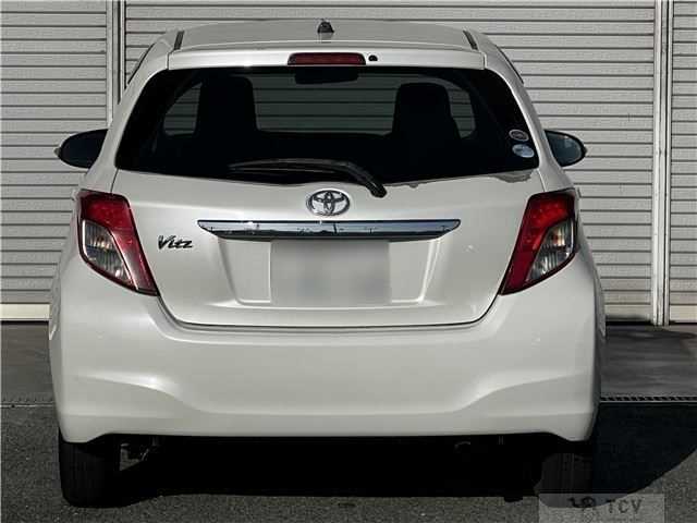 2011 Toyota Vitz