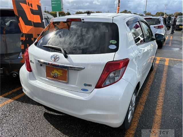 2013 Toyota Vitz