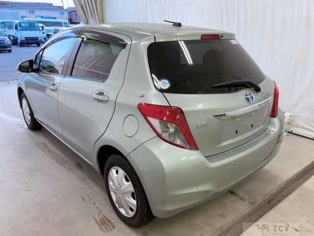2011 Toyota Vitz