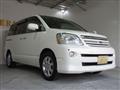 2005 Toyota Noah