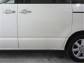 2005 Toyota Noah