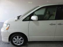 2005 Toyota Noah