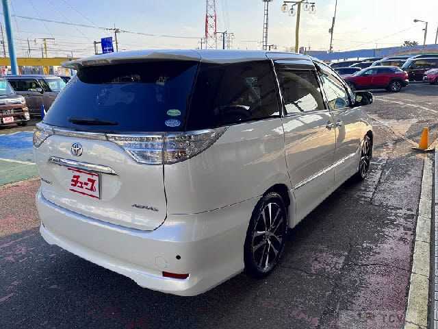 2013 Toyota Estima