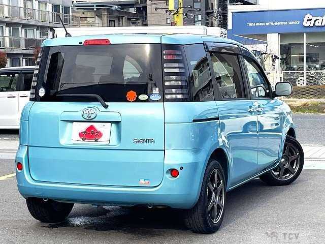 2005 Toyota Sienta