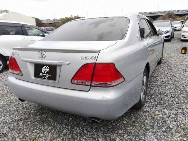 2004 Toyota Crown