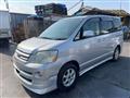 2005 Toyota Noah